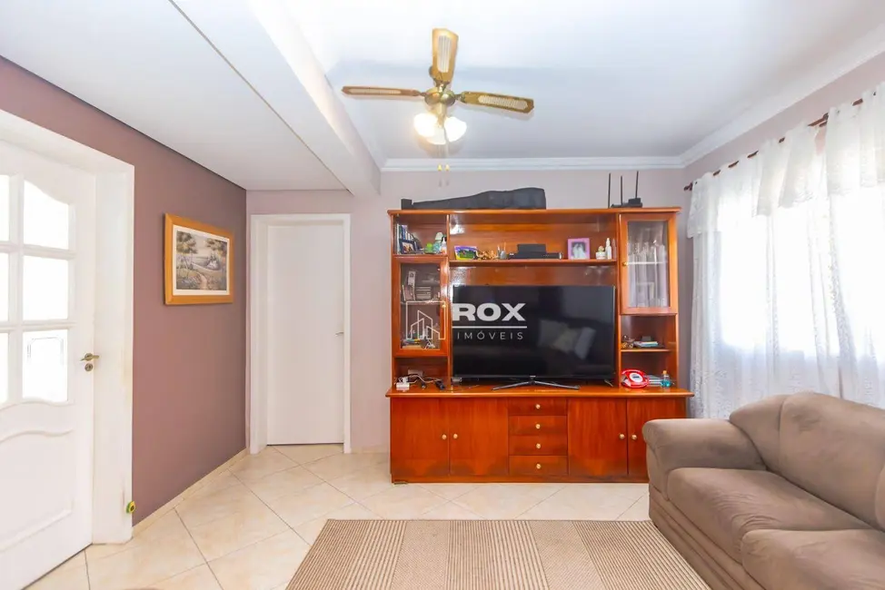 Casa com 4 quartos à venda, 265m2 em Cajuru, Curitiba - PR - imagem 4 Foto 4 de Casa com 4 quartos à venda, 265m2 em Cajuru, Curitiba - PR