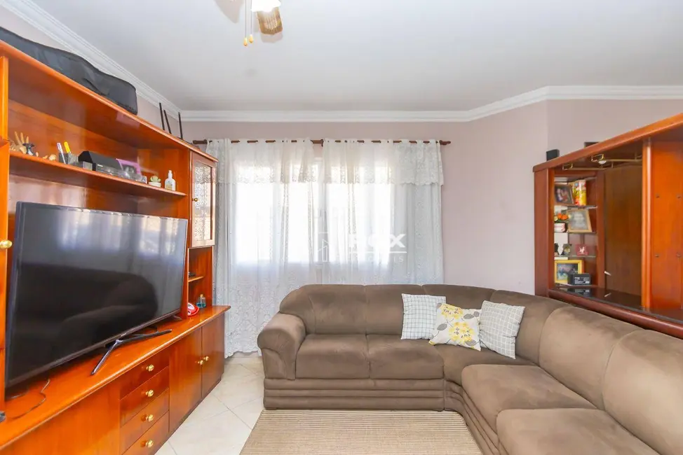 Casa com 4 quartos à venda, 265m2 em Cajuru, Curitiba - PR - imagem 6 Foto 6 de Casa com 4 quartos à venda, 265m2 em Cajuru, Curitiba - PR