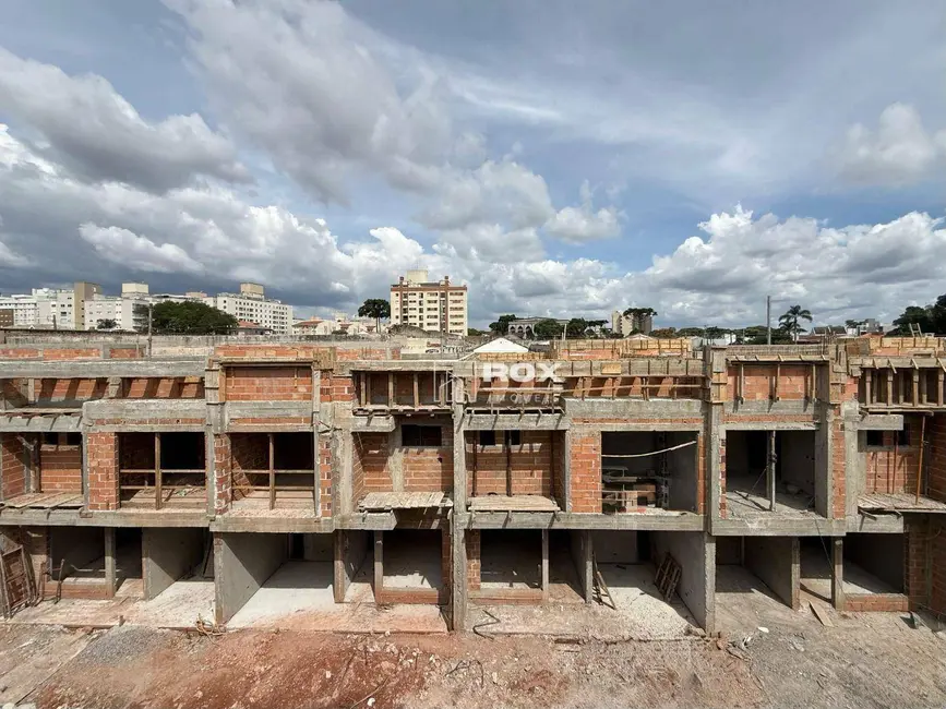 Sobrado com 3 quartos à venda, 159m2 em Portão, Curitiba - PR - imagem 9 Foto 9 de Sobrado com 3 quartos à venda, 159m2 em Portão, Curitiba - PR