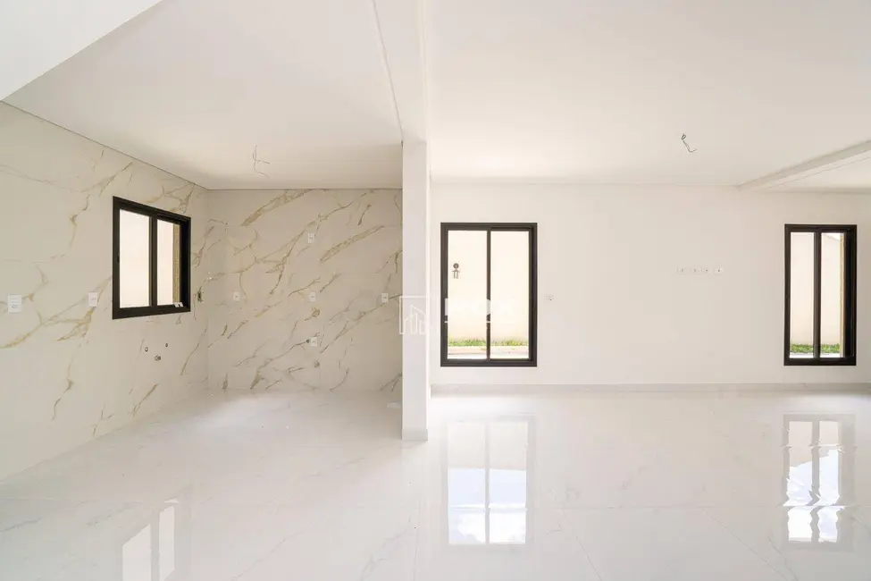 Sobrado com 3 quartos à venda, 70m2 em Xaxim, Curitiba - PR - imagem 9 Foto 9 de Sobrado com 3 quartos à venda, 70m2 em Xaxim, Curitiba - PR