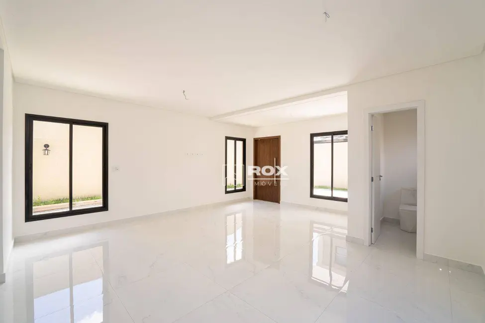 Sobrado com 3 quartos à venda, 70m2 em Xaxim, Curitiba - PR - imagem 8 Foto 8 de Sobrado com 3 quartos à venda, 70m2 em Xaxim, Curitiba - PR