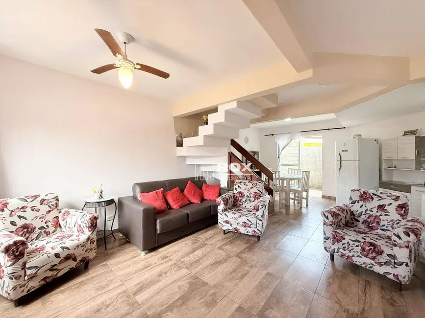 Foto 6 de Sobrado com 4 quartos à venda, 86m2 em Matinhos - PR