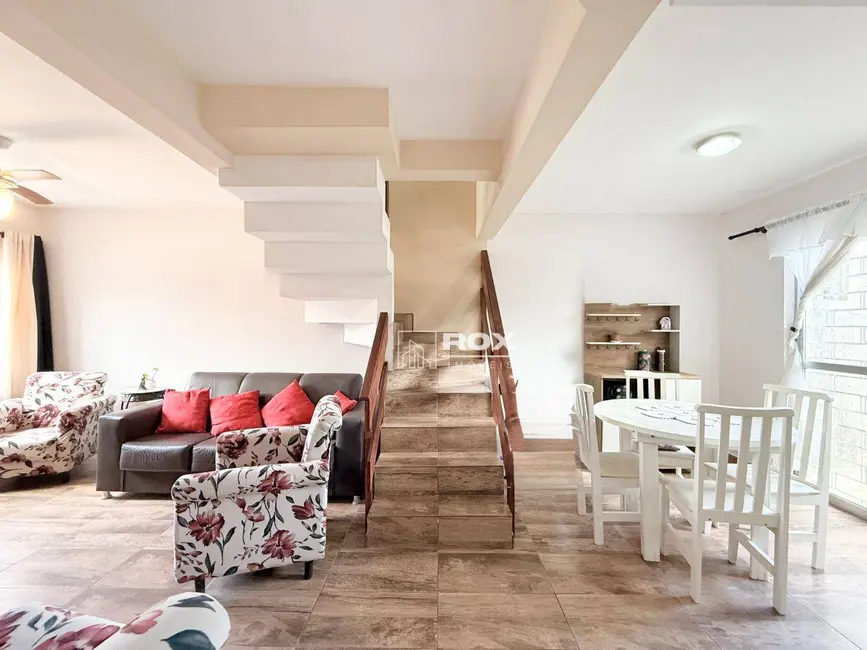 Foto 7 de Sobrado com 4 quartos à venda, 86m2 em Matinhos - PR