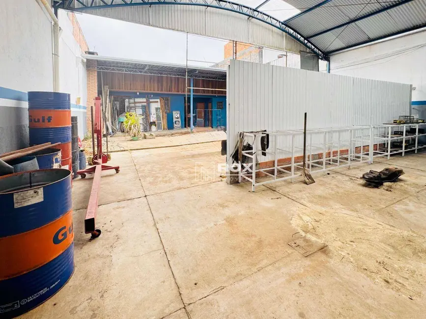 Armazém / Galpão à venda, 540m2 em Pinheirinho, Curitiba - PR - imagem 8 Foto 8 de Armazém / Galpão à venda, 540m2 em Pinheirinho, Curitiba - PR