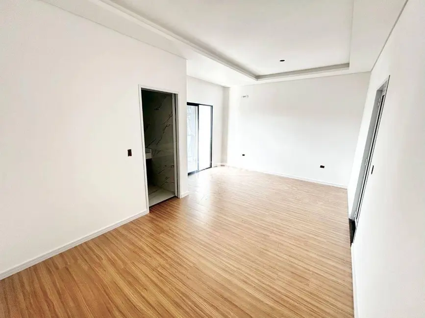 Sobrado com 3 quartos à venda, 160m2 em Centro, Sao Jose Dos Pinhais - PR - imagem 8 Foto 8 de Sobrado com 3 quartos à venda, 160m2 em Centro, Sao Jose Dos Pinhais - PR