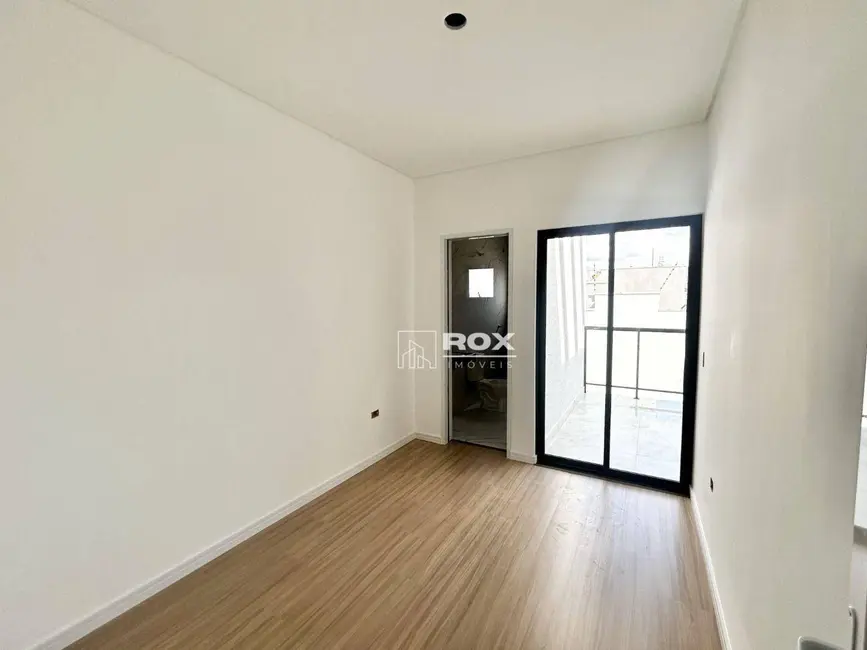 Sobrado com 3 quartos à venda, 160m2 em Centro, Sao Jose Dos Pinhais - PR - imagem 5 Foto 5 de Sobrado com 3 quartos à venda, 160m2 em Centro, Sao Jose Dos Pinhais - PR
