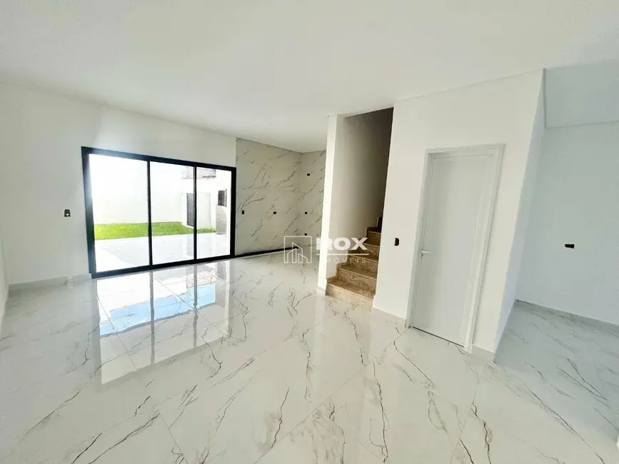 Sobrado com 3 quartos à venda, 160m2 em Centro, Sao Jose Dos Pinhais - PR - imagem 3 Foto 3 de Sobrado com 3 quartos à venda, 160m2 em Centro, Sao Jose Dos Pinhais - PR