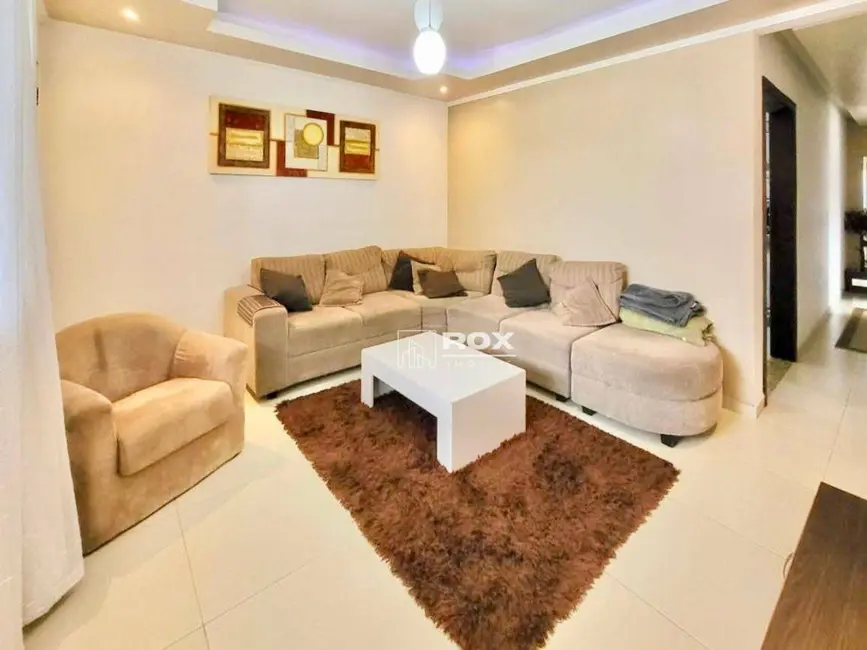 Casa com 4 quartos à venda, 576m2 em Vargem Grande, Pinhais - PR - imagem 2 Foto 2 de Casa com 4 quartos à venda, 576m2 em Vargem Grande, Pinhais - PR