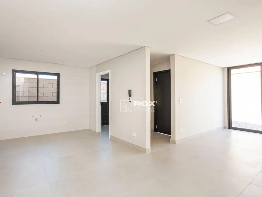 Sobrado com 3 quartos à venda, 118m2 em Santa Felicidade, Curitiba - PR - imagem 6 Foto 6 de Sobrado com 3 quartos à venda, 118m2 em Santa Felicidade, Curitiba - PR