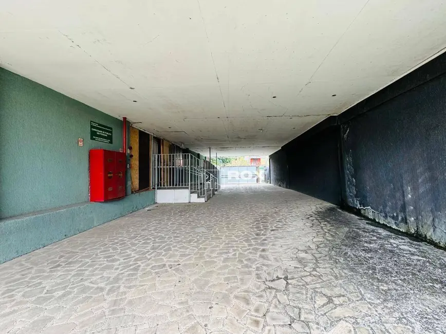 Armazém / Galpão para alugar, 1929m2 em Bacacheri, Curitiba - PR - imagem 7 Foto 7 de Armazém / Galpão para alugar, 1929m2 em Bacacheri, Curitiba - PR