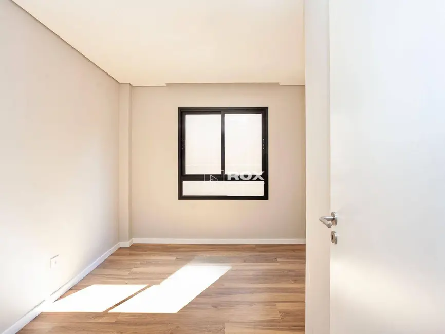 Sobrado com 3 quartos para alugar, 118m2 em Santa Felicidade, Curitiba - PR - imagem 6 Foto 6 de Sobrado com 3 quartos para alugar, 118m2 em Santa Felicidade, Curitiba - PR