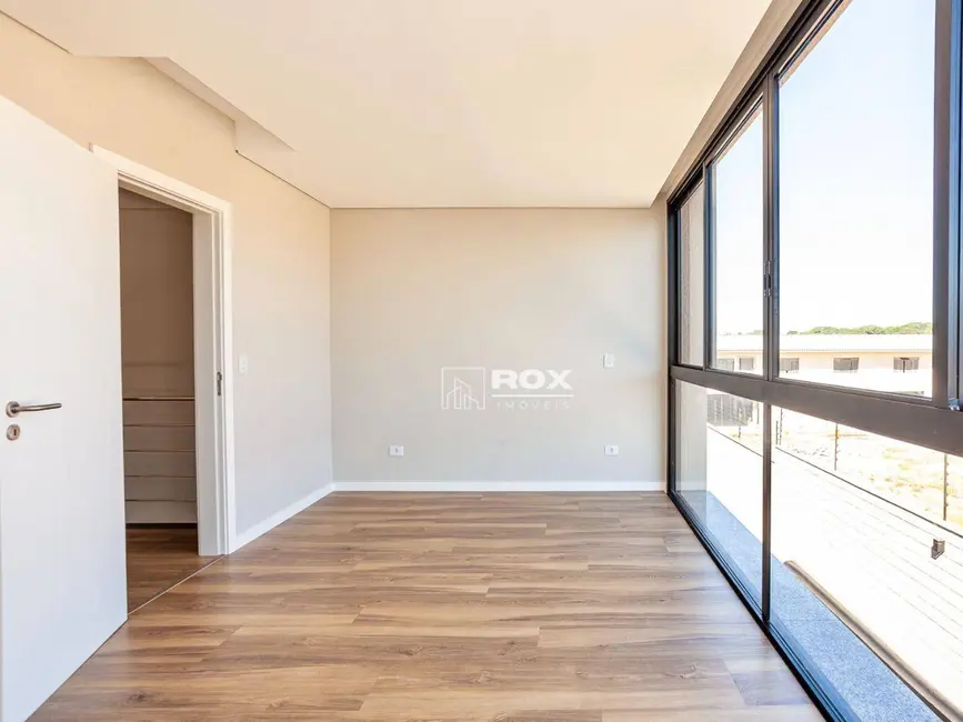 Sobrado com 3 quartos para alugar, 118m2 em Santa Felicidade, Curitiba - PR - imagem 4 Foto 4 de Sobrado com 3 quartos para alugar, 118m2 em Santa Felicidade, Curitiba - PR