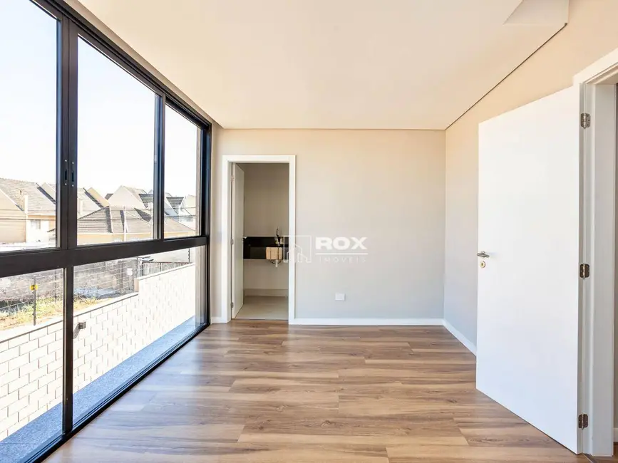 Sobrado com 3 quartos para alugar, 118m2 em Santa Felicidade, Curitiba - PR - imagem 3 Foto 3 de Sobrado com 3 quartos para alugar, 118m2 em Santa Felicidade, Curitiba - PR