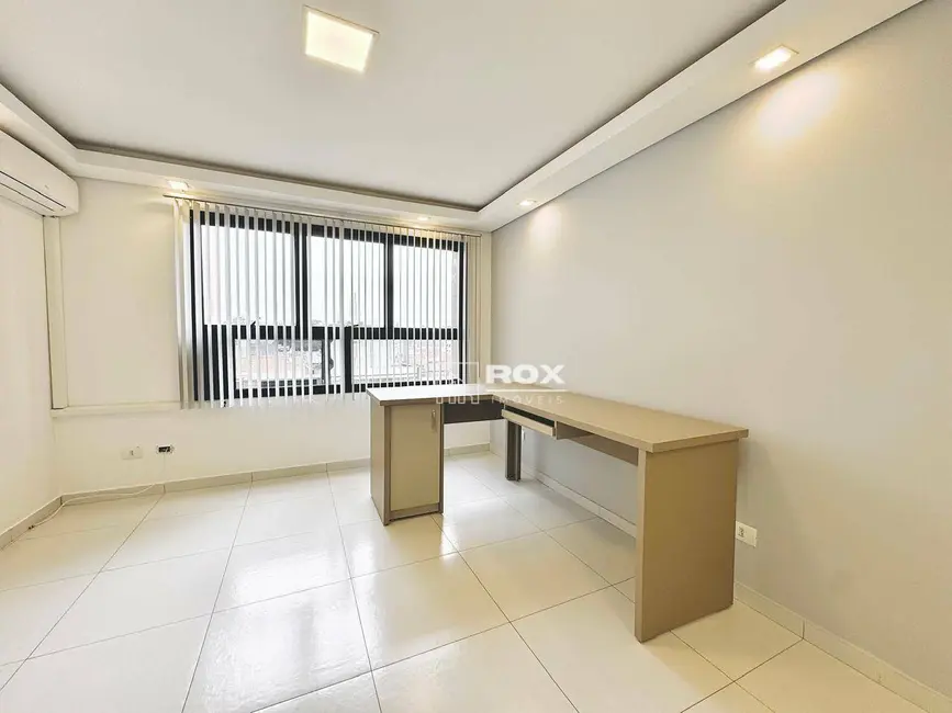 Sala Comercial para alugar, 32m2 em Centro, Curitiba - PR - imagem 7 Foto 7 de Sala Comercial para alugar, 32m2 em Centro, Curitiba - PR