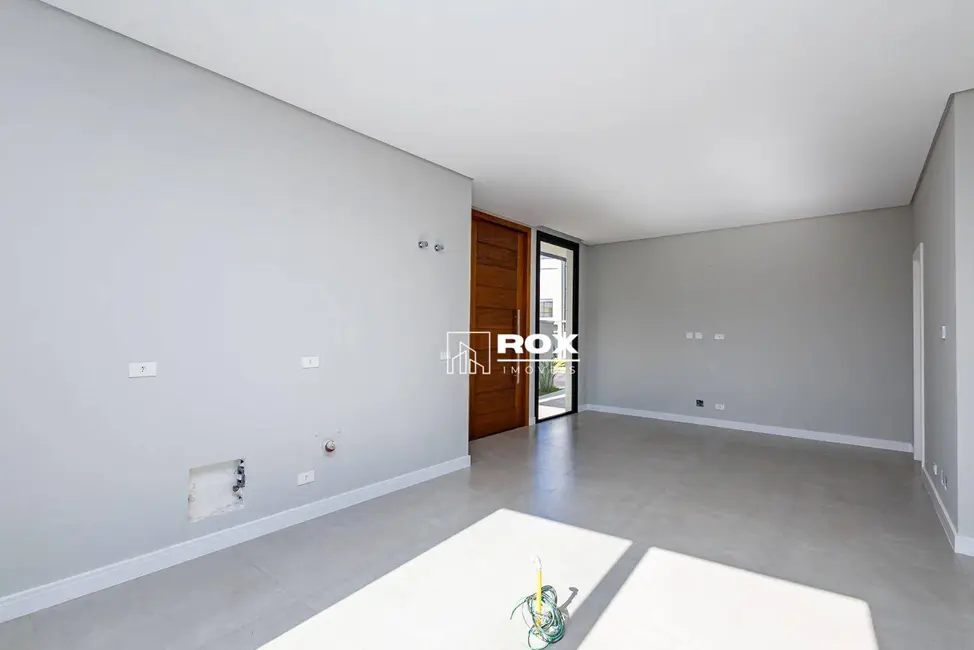 Casa de Condomínio com 3 quartos à venda, 127m2 em Santa Cândida, Curitiba - PR - imagem 2 Foto 2 de Casa de Condomínio com 3 quartos à venda, 127m2 em Santa Cândida, Curitiba - PR