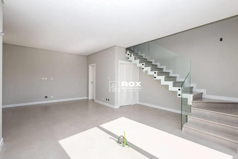 Casa de Condomínio com 3 quartos à venda, 127m2 em Santa Cândida, Curitiba - PR - imagem 3 Foto 3 de Casa de Condomínio com 3 quartos à venda, 127m2 em Santa Cândida, Curitiba - PR