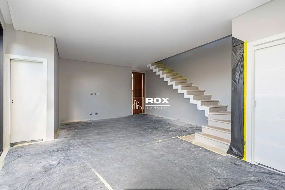 Casa de Condomínio com 3 quartos à venda, 127m2 em Santa Cândida, Curitiba - PR - imagem 2 Foto 2 de Casa de Condomínio com 3 quartos à venda, 127m2 em Santa Cândida, Curitiba - PR