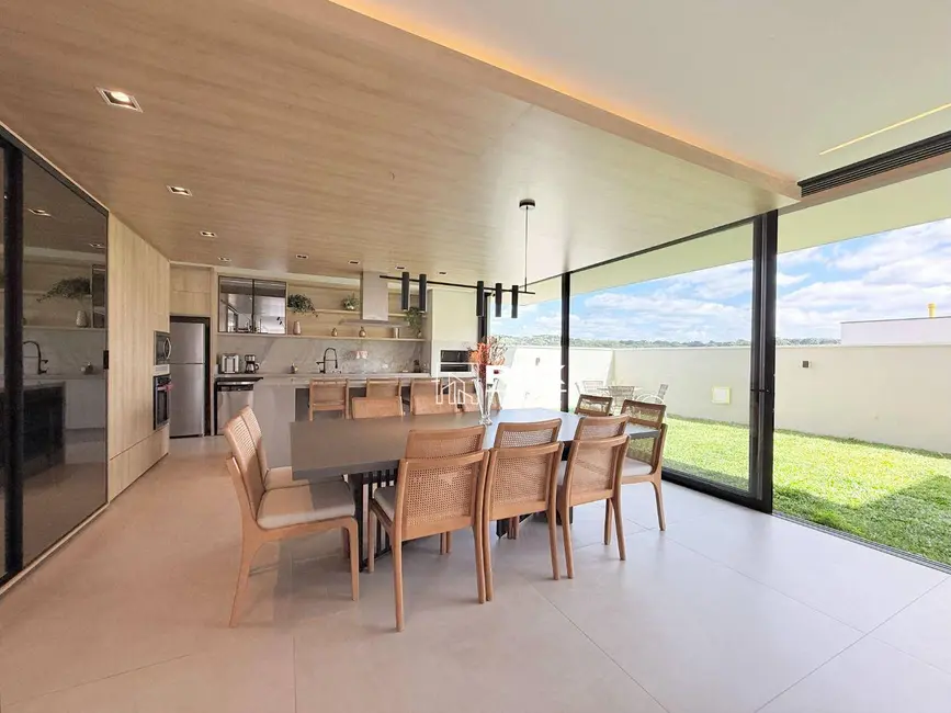 Casa de Condomínio com 3 quartos à venda, 300m2 em Tingui, Curitiba - PR - imagem 8 Foto 8 de Casa de Condomínio com 3 quartos à venda, 300m2 em Tingui, Curitiba - PR