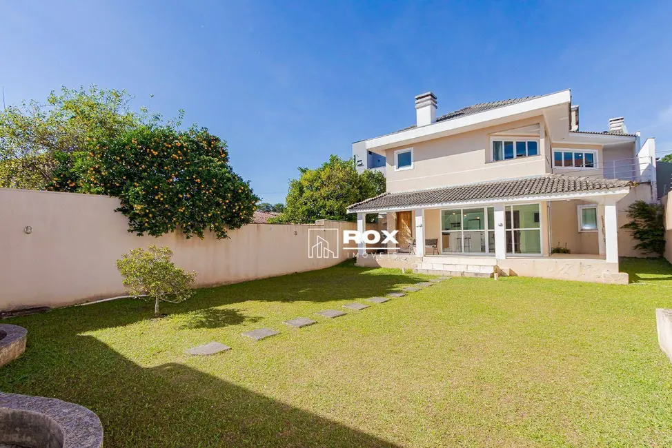 Foto 1 de Casa com 4 quartos para alugar, 480m2 em São Braz, Curitiba - PR