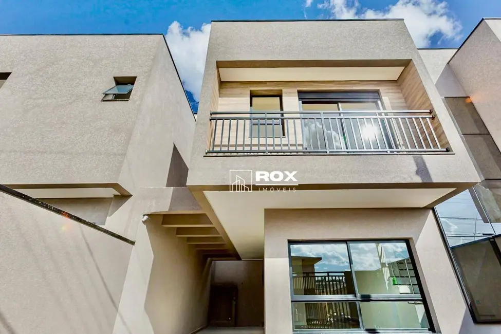 Sobrado com 3 quartos à venda, 111m2 em Lindóia, Curitiba - PR - imagem 2 Foto 2 de Sobrado com 3 quartos à venda, 111m2 em Lindóia, Curitiba - PR