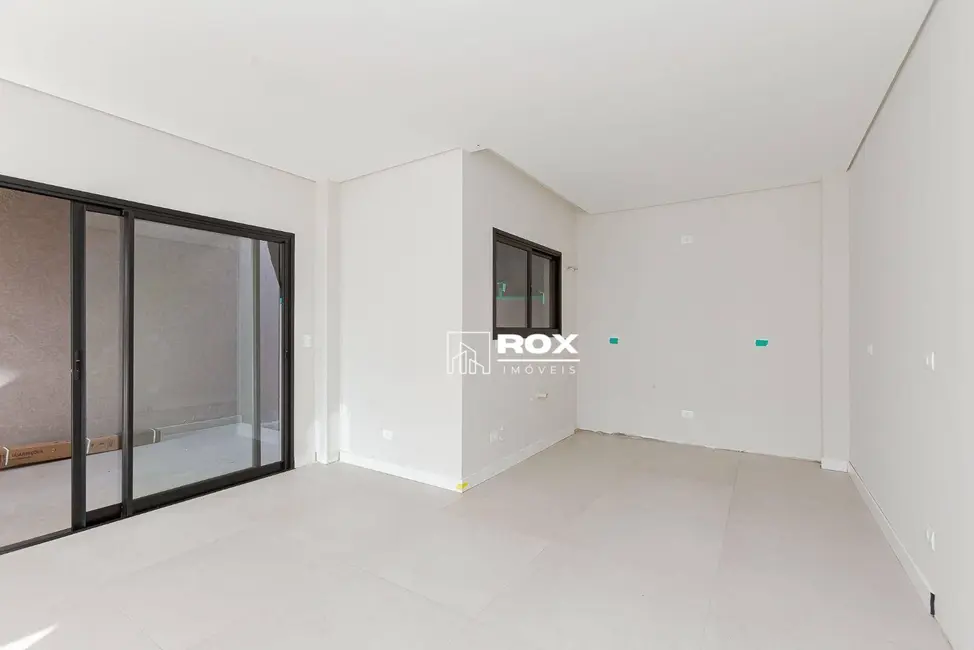Sobrado com 3 quartos à venda, 111m2 em Lindóia, Curitiba - PR - imagem 8 Foto 8 de Sobrado com 3 quartos à venda, 111m2 em Lindóia, Curitiba - PR