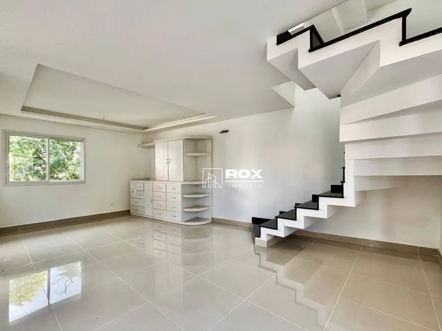 Sobrado com 3 quartos para alugar, 168m2 em Campo Comprido, Curitiba - PR - imagem 3 Foto 3 de Sobrado com 3 quartos para alugar, 168m2 em Campo Comprido, Curitiba - PR
