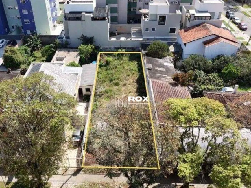 Foto 1 de Terreno / Lote à venda, 429m2 em Água Verde, Curitiba - PR