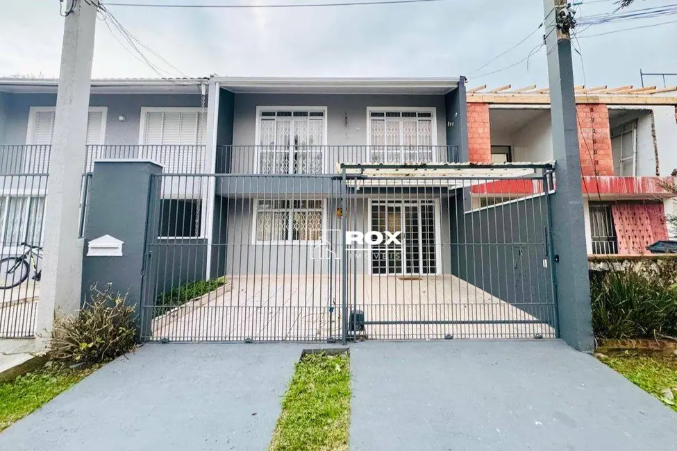 Foto 1 de Sobrado com 3 quartos à venda, 106m2 em Ahú, Curitiba - PR