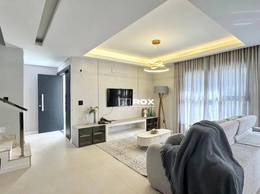Foto 2 de Casa de Condomínio com 3 quartos para alugar, 137m2 em Santa Felicidade, Curitiba - PR