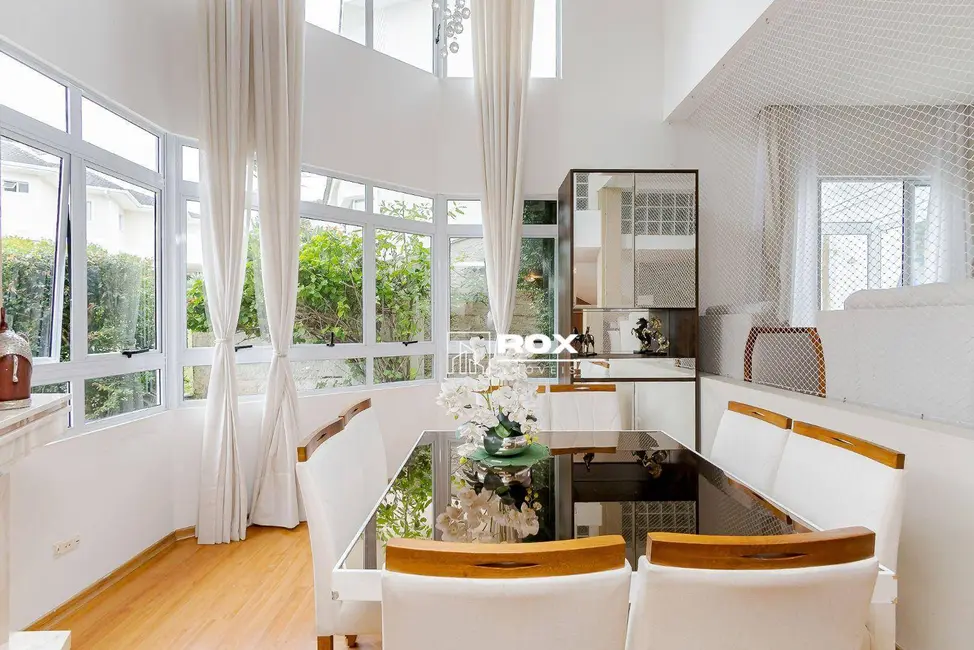 Casa de Condomínio com 3 quartos à venda, 608m2 em São Lourenço, Curitiba - PR - imagem 4 Foto 4 de Casa de Condomínio com 3 quartos à venda, 608m2 em São Lourenço, Curitiba - PR