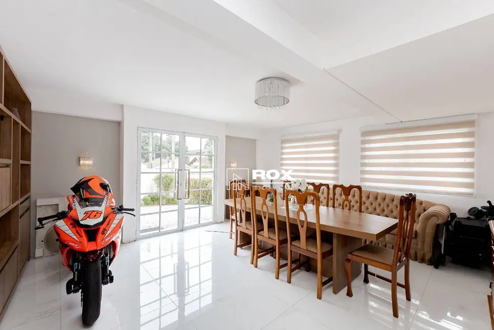 Casa de Condomínio com 3 quartos à venda, 608m2 em São Lourenço, Curitiba - PR - imagem 9 Foto 9 de Casa de Condomínio com 3 quartos à venda, 608m2 em São Lourenço, Curitiba - PR