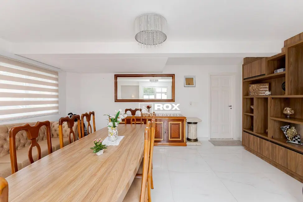 Casa de Condomínio com 3 quartos para alugar, 608m2 em São Lourenço, Curitiba - PR - imagem 8 Foto 8 de Casa de Condomínio com 3 quartos para alugar, 608m2 em São Lourenço, Curitiba - PR
