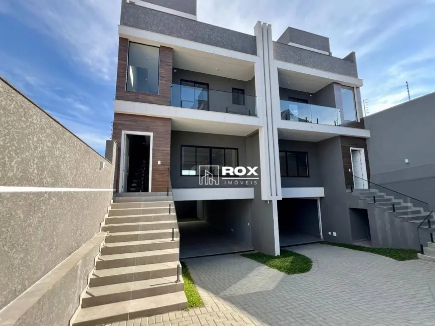 Foto 1 de Sobrado com 4 quartos à venda, 138m2 em Tingui, Curitiba - PR
