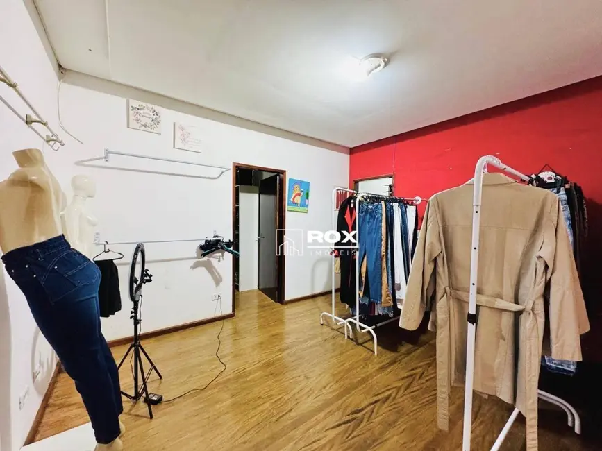 Foto 12 de Casa à venda, 418m2 em Capão Raso, Curitiba - PR