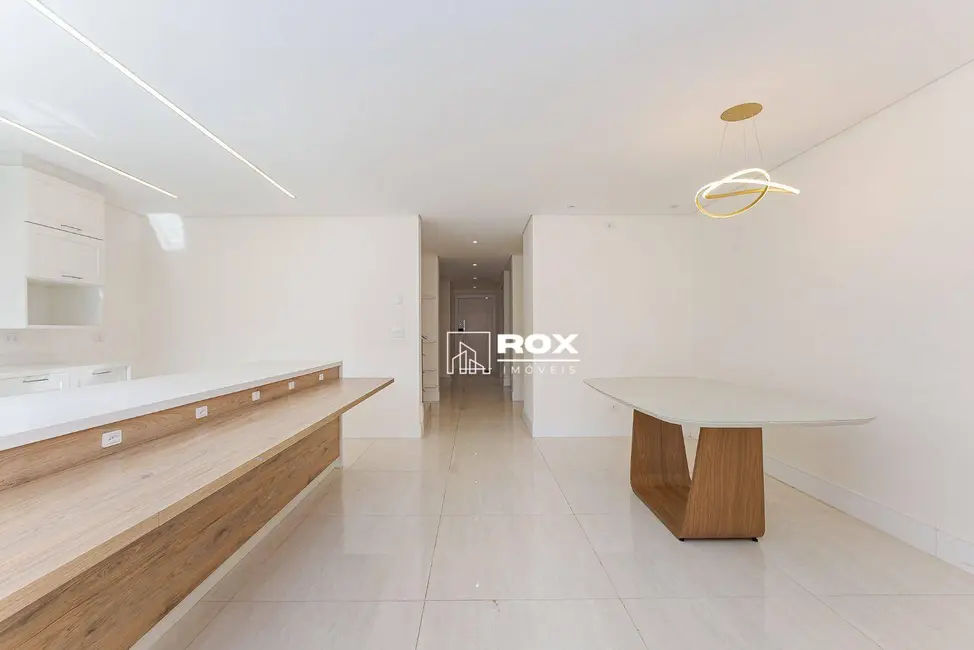 Foto 15 de Sobrado com 3 quartos à venda, 192m2 em Santo Inácio, Curitiba - PR
