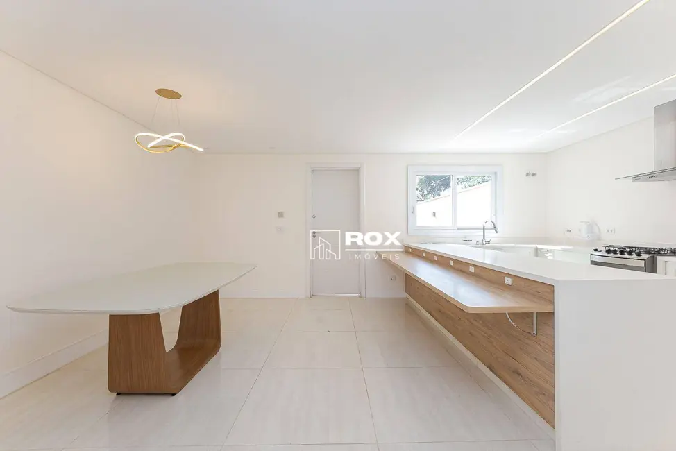 Foto 12 de Sobrado com 3 quartos à venda, 192m2 em Santo Inácio, Curitiba - PR
