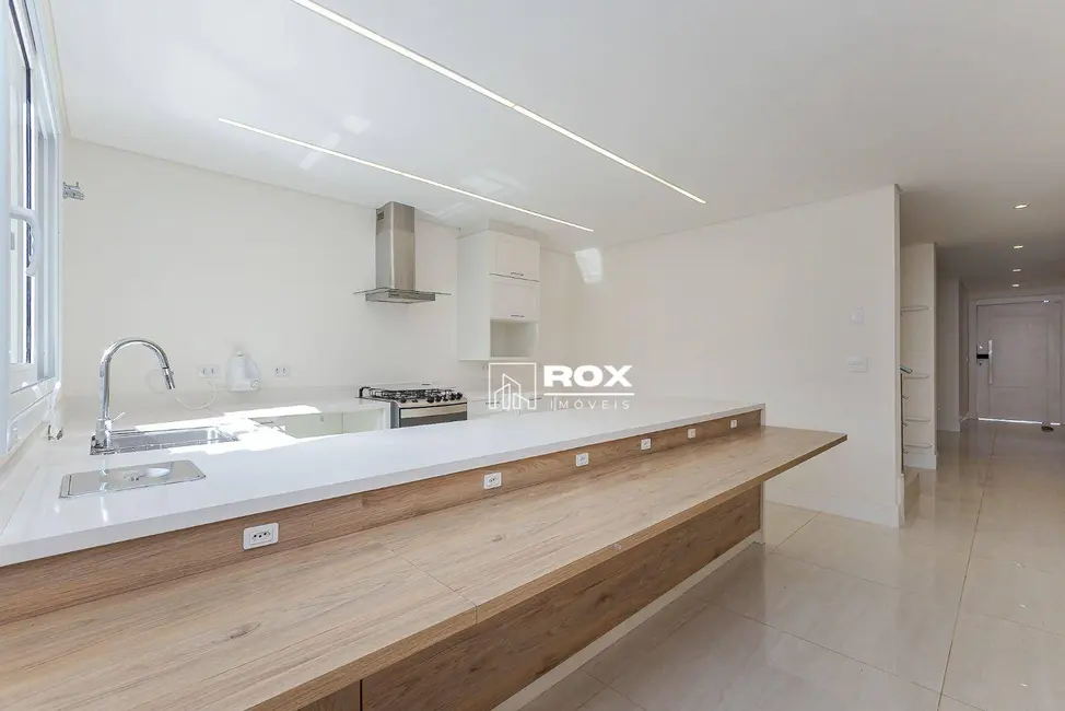 Foto 11 de Sobrado com 3 quartos à venda, 192m2 em Santo Inácio, Curitiba - PR
