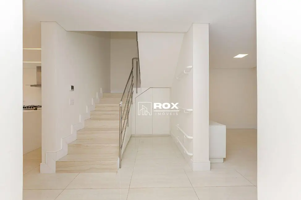 Foto 8 de Sobrado com 3 quartos à venda, 192m2 em Santo Inácio, Curitiba - PR