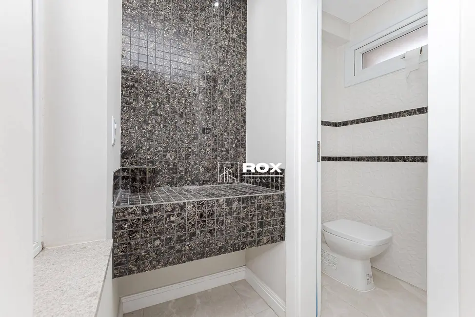 Foto 7 de Sobrado com 3 quartos à venda, 192m2 em Santo Inácio, Curitiba - PR