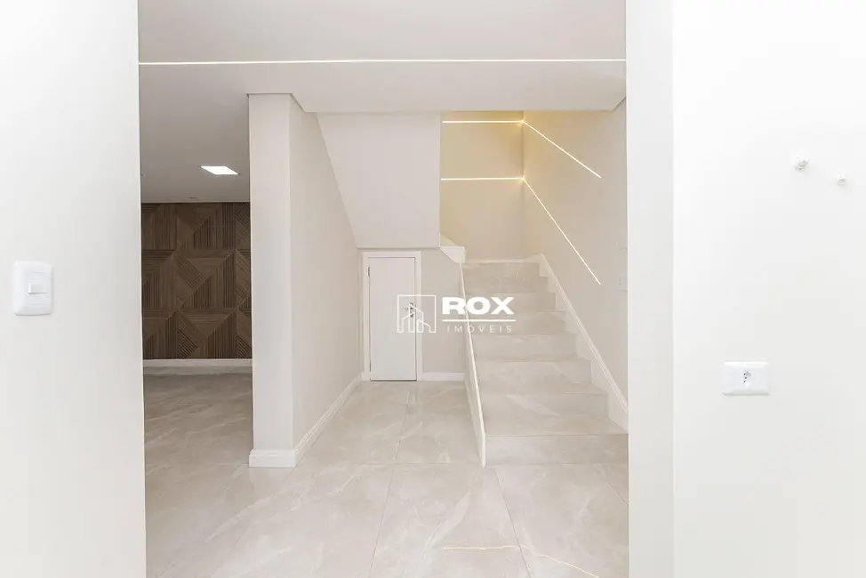 Foto 6 de Sobrado com 3 quartos à venda, 192m2 em Santo Inácio, Curitiba - PR