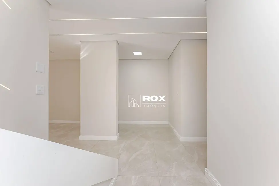 Foto 9 de Sobrado com 3 quartos à venda, 192m2 em Santo Inácio, Curitiba - PR