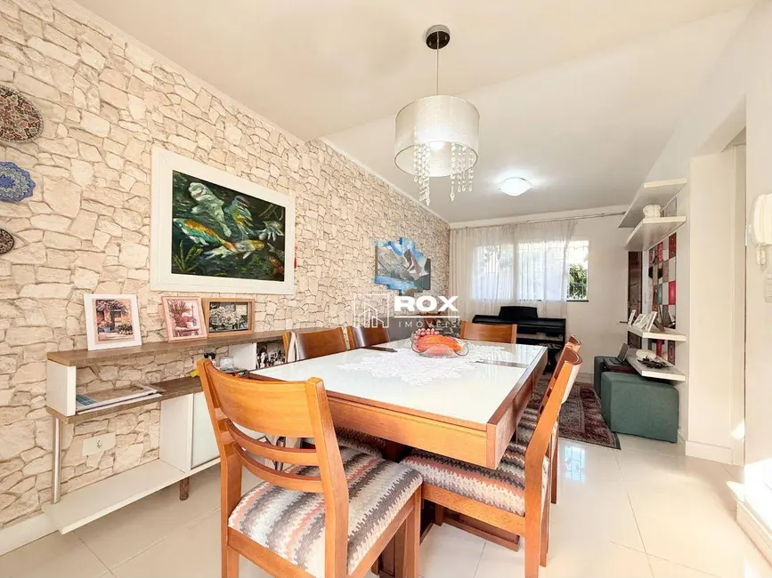 Foto 5 de Sobrado com 3 quartos à venda, 72m2 em Santo Inácio, Curitiba - PR