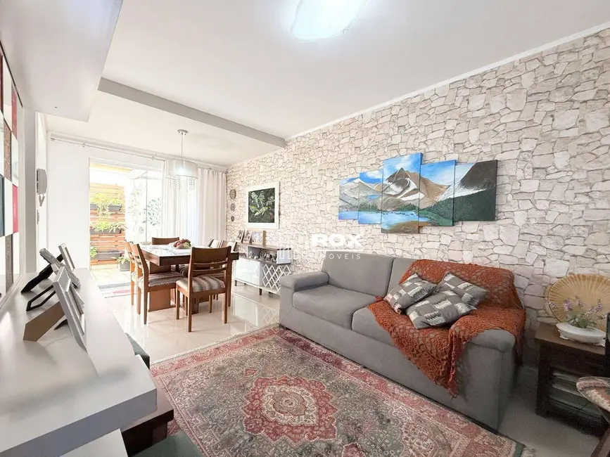 Foto 2 de Sobrado com 3 quartos à venda, 72m2 em Santo Inácio, Curitiba - PR