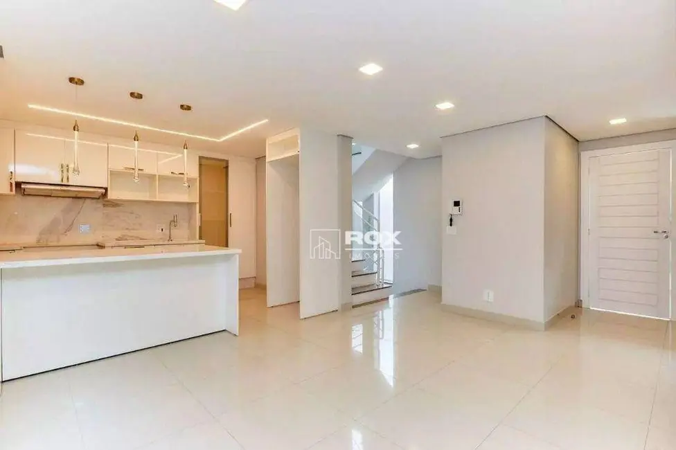 Casa com 3 quartos à venda, 108m2 em Abranches, Curitiba - PR - imagem 4 Foto 4 de Casa com 3 quartos à venda, 108m2 em Abranches, Curitiba - PR