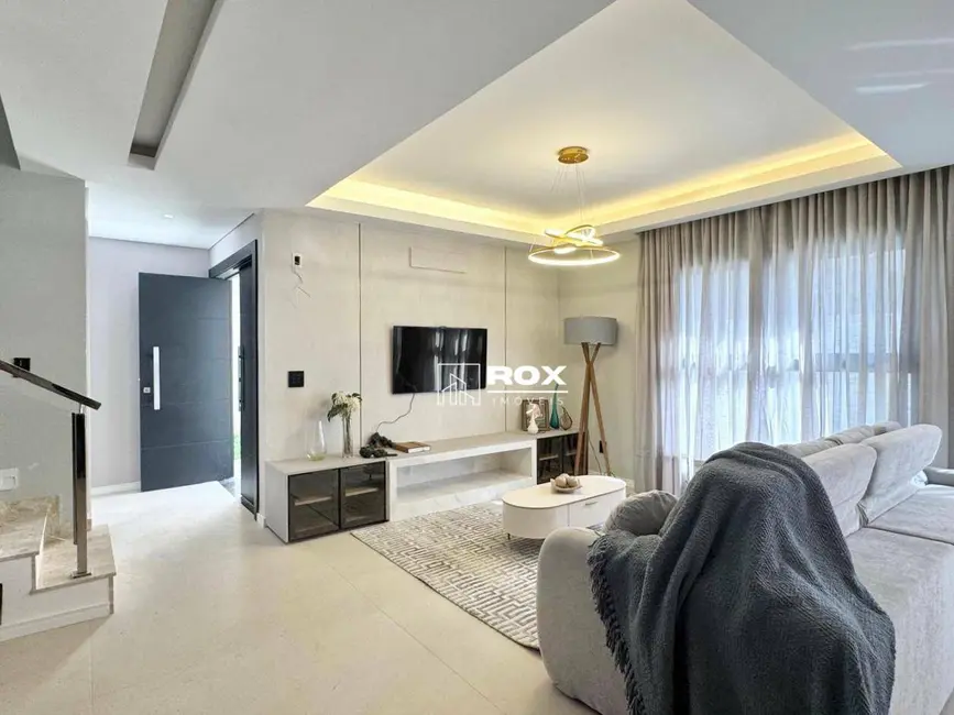 Casa de Condomínio com 3 quartos à venda, 137m2 em Santa Felicidade, Curitiba - PR - imagem 2 Foto 2 de Casa de Condomínio com 3 quartos à venda, 137m2 em Santa Felicidade, Curitiba - PR