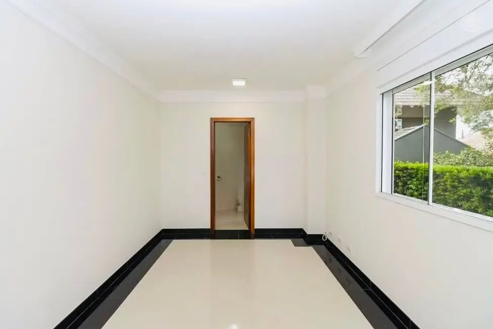 Casa de Condomínio com 5 quartos à venda, 490m2 em São Braz, Curitiba - PR - imagem 4 Foto 4 de Casa de Condomínio com 5 quartos à venda, 490m2 em São Braz, Curitiba - PR