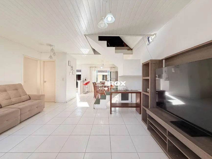 Foto 1 de Casa de Condomínio com 3 quartos para alugar, 120m2 em Cachoeira, Curitiba - PR