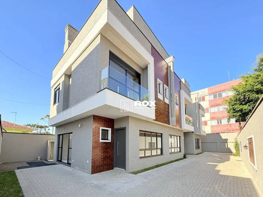 Foto 1 de Sobrado com 3 quartos à venda, 123m2 em Água Verde, Curitiba - PR