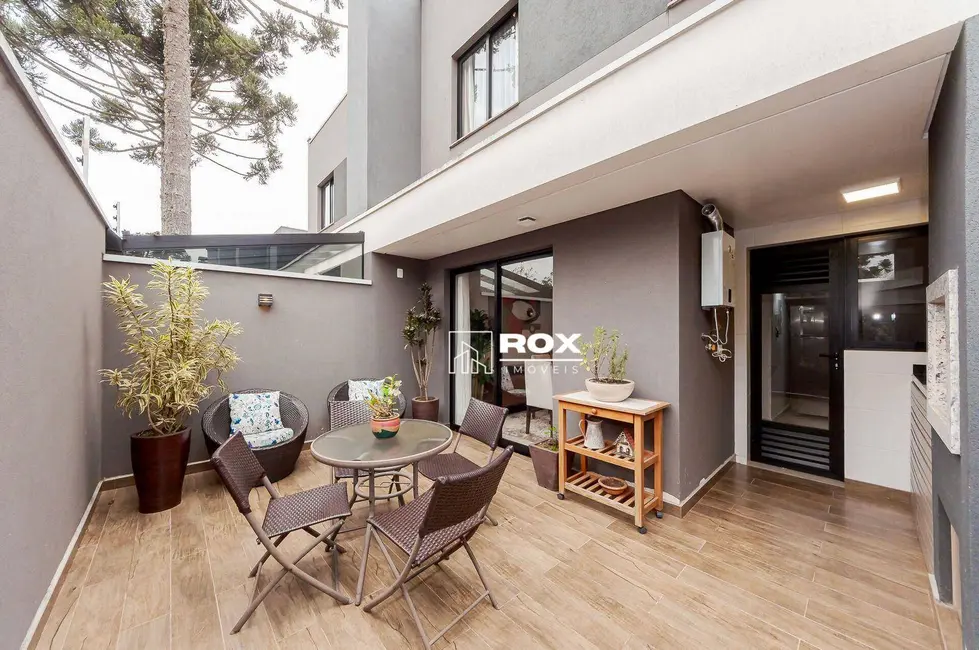 Sobrado com 3 quartos à venda, 87m2 em Santa Cândida, Curitiba - PR - imagem 2 Foto 2 de Sobrado com 3 quartos à venda, 87m2 em Santa Cândida, Curitiba - PR