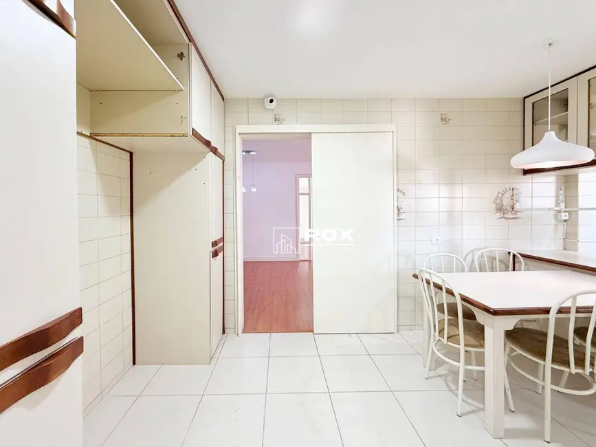 Foto 8 de Apartamento com 3 quartos para alugar, 177m2 em Bigorrilho, Curitiba - PR